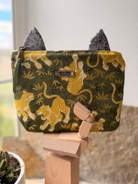 Tiger Cat Zipper Bag (2 designs)