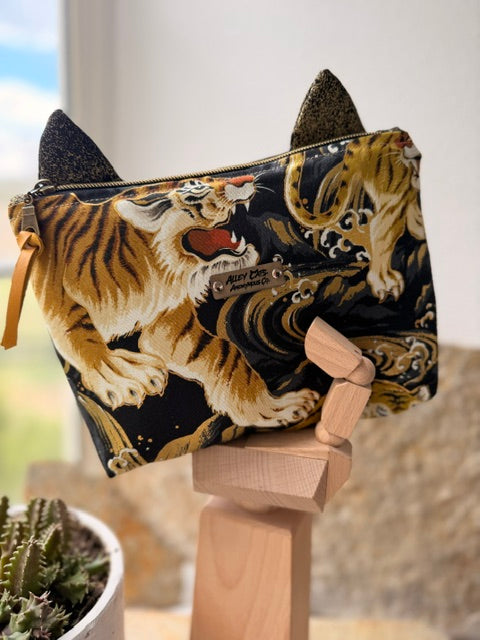 Tiger Cat Zipper Bag (2 designs)